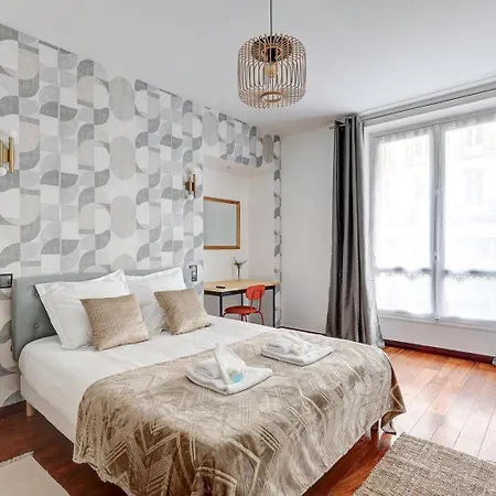 Martine Suite, Place De La Republique Apartment
