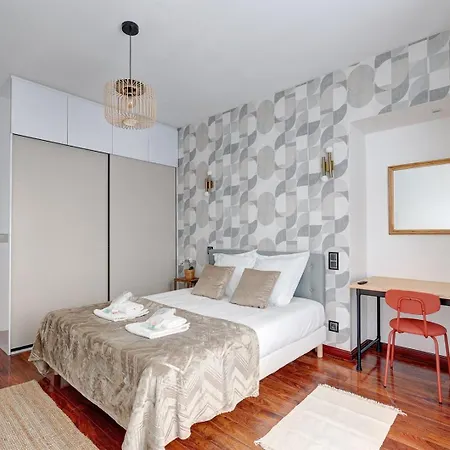 Apartment Martine Suite, Place De La Republique