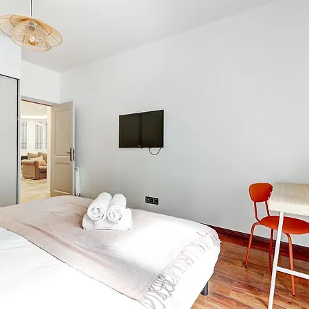Martine Suite, Place De La Republique Apartment