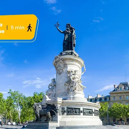 Martine Suite, Place De La République *